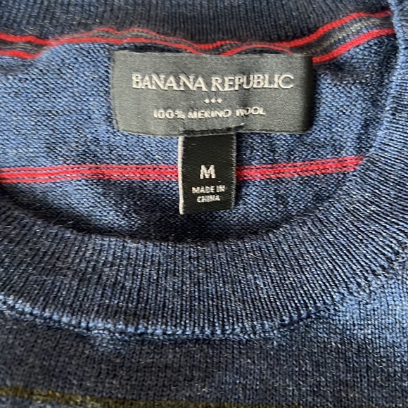 Banana Republic Men’s striped sweater - Picture 2 of 5